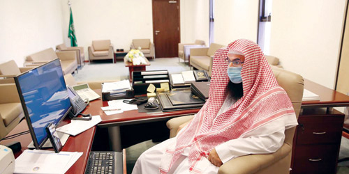 الشيخ العسيري يعقد اجتماعاً برؤساء هيئات محافظات الرياض 