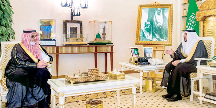  سموه خلال استقباله عبدالعزيز الحميد في مكتبه أمس الأربعاء