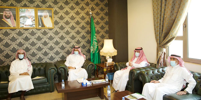 الأمير عبدالرحمن بن عبدالله يستقبل رئيس مجلس إدارة جمعية البر بالمجمعة 