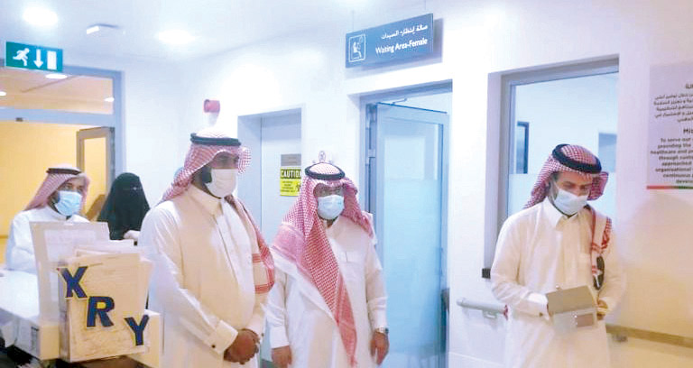 فرع هيئة الصحفيين بحائل يزور المستشفى السعودي الألماني 