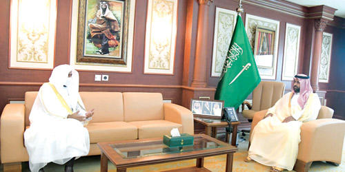  نائب أمير منطقة جازان مستقبلا الشيخ معافا والقضاة