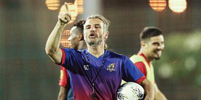 كارينيو يراقب النصر عن بعد 