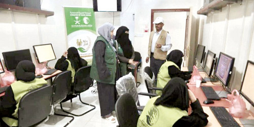 «بذرة أمان».. دورات تدريبية لمعيلات الأيتام في مأرب 