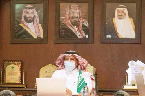  الوهيبي خلال ترؤسه اجتماع لجنة التعليم الإلكتروني