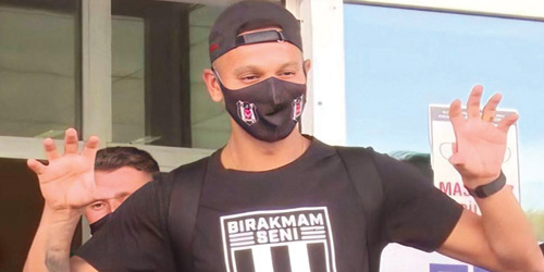  دي سوزا لدى وصوله إلى تركيا