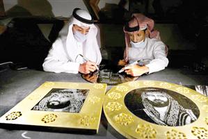 بفنّ الحفر على الزجاج.. «نايف وفهد» قصة نجاح في تحدي الإعاقة 