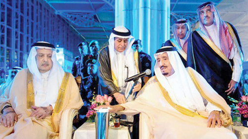 رحلة فخر عمرها (90) عاماً مستمرة في التحليق إلى عنان السماء 