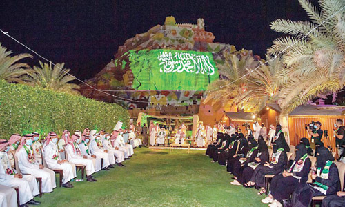  أمير منطقة الجوف خلال اللقاء