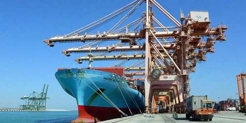 قيمة صادرات النفط السعودية تتراجع 46.4% في يوليو 