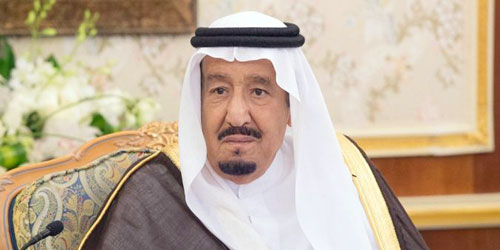 أوسمة وميداليات الاستحقاق لـ(240) مواطنا 