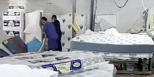  جانب من المستودع المخالف