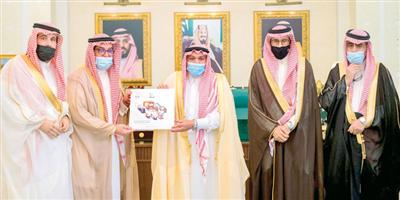 الأمير فيصل بن مشعل يلتقي رئيس وأعضاء مجلس غرفة القصيم.. ويتسلم تقريرًا عن المنجزات 