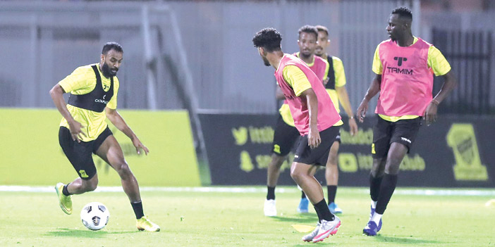  الصحفي شارك في تدريبات الاتحاد الجماعية