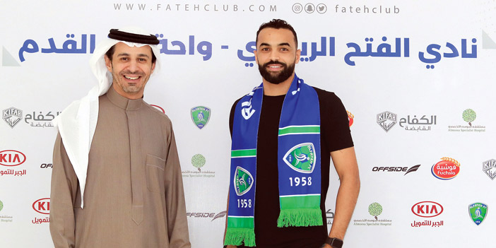  جانب من تجديد عقد قائد منتخب السلة