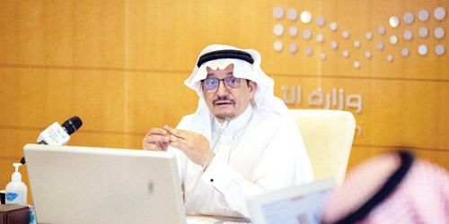  الوزير خلال اللقاء