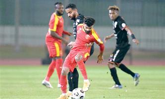 القادسية يواجه الشباب وضمك يستدرج التعاون 