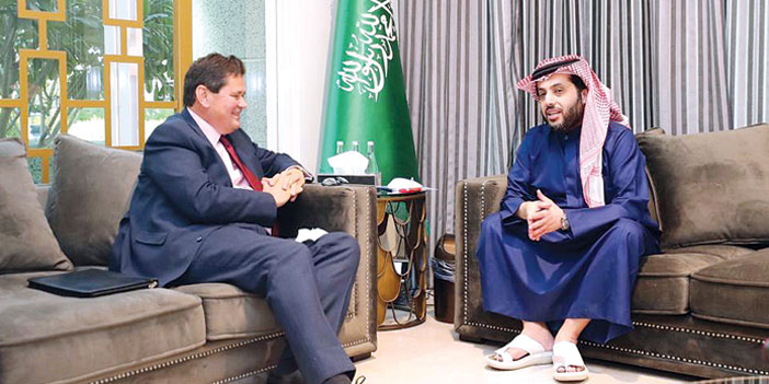  آل الشيخ خلال استقباله السفير البريطاني