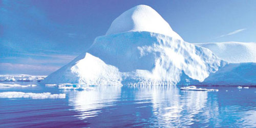 أكبر جبل جليدي في العالم قد يصطدم بجزيرة تسكنها البطاريق والفقمات 