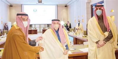 أمير منطقة الرياض يرعى توقيع خمس اتفاقيات تعاون بين أمانة المنطقة وعدد من الشركات 