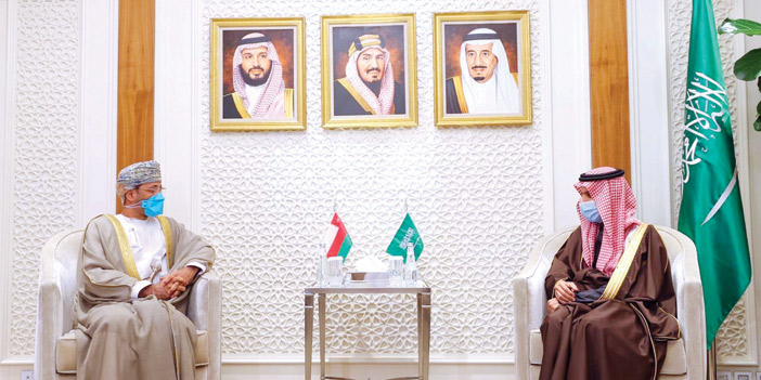 وزير الخارجية يستقبل نظيره العماني 