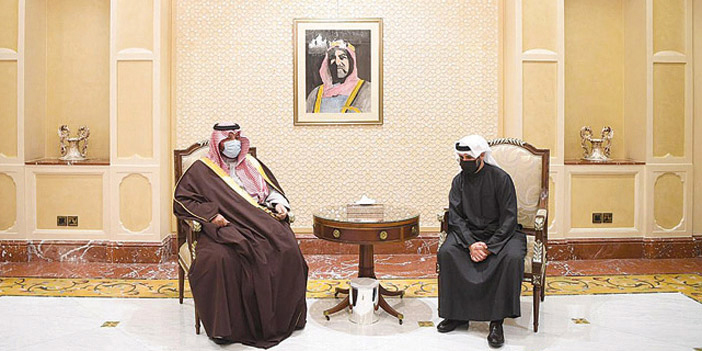 الأمير تركي بن محمد بن فهد نقل تعازي القيادة إلى أبناء الشيخ ناصر الصباح 