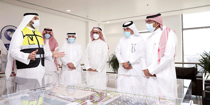 وزير الصناعة يؤكد أهمية توظيف وتدريب السعوديين في المصانع 