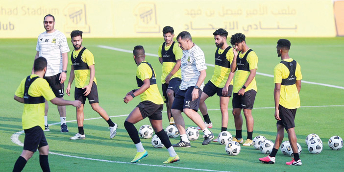 رودريقز يغيب والمالكي موقوف وهنريكي يعود لدعم الاتحاد ضد ضمك 