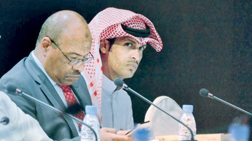  الباحث مع د. أحمد الصاوي