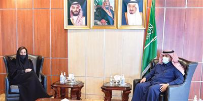 توقيع اتفاقيتين تنمويتين بقطاعي الإسكان والتعليم في اليمن 