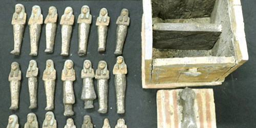 سقارة المصرية تكشف آثاراً لم تمس وبردية استثنائية 