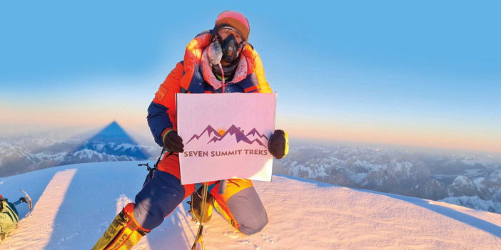  متسلق الجبال النيبالي سونا شيربا لحظة وصوله لقمة كي 2 كثاني أعلى قمة في العالم