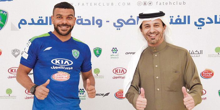  رئيس الفتح العفالق وهلال سوداني بعد التوقيع