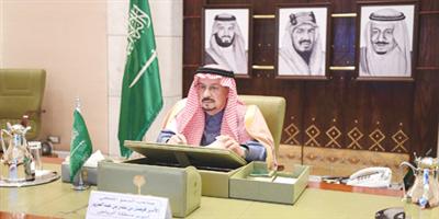 أمير منطقة الرياض يشدّد على أهمية الالتزام بالإجراءات الاحترازية لمواجهة انتشار كورونا 