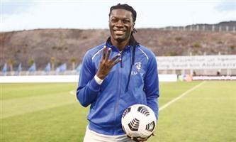 قوميز يسجل ثاني سوبر هاتريك 