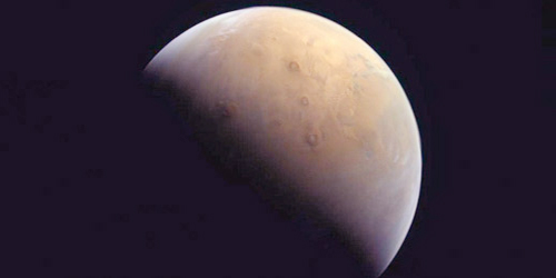 مسبار «الأمل» يرسل أول صورة للمريخ 