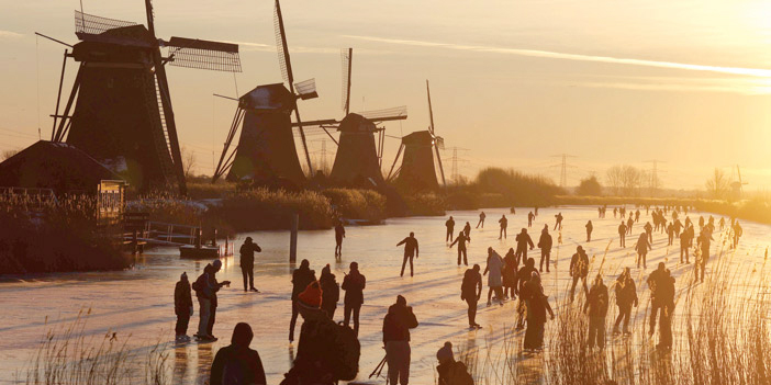 حمى التزلج على الجليد تجتاح هولندا 