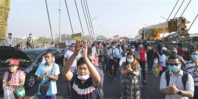 آلاف المتظاهرين البورميين في شوارع رانغون 