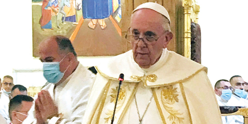  البابا فرنسيس يُحيي القداس بكاتدرائية مار يوسف