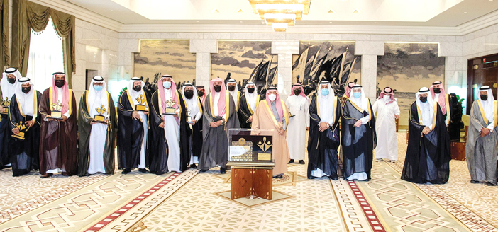 أمير منطقة الرياض يكرم الفائزين بجائزة جامعة المجمعة لخدمة المجتمع 