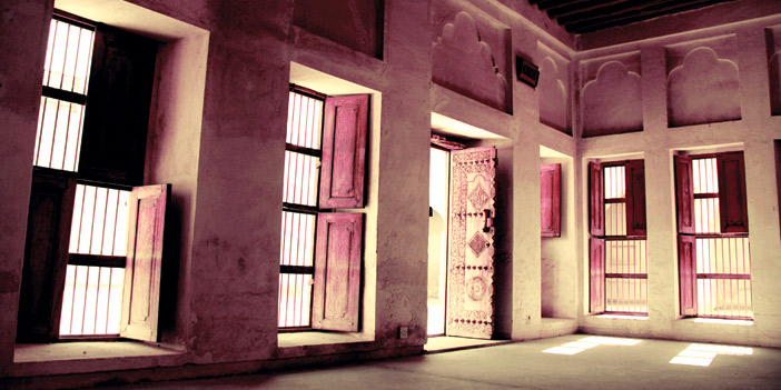 أحد المباني التراثية من الداخل في جزيرة تاروت  /  (تصوير - حسين عبدالسلام الصادق)