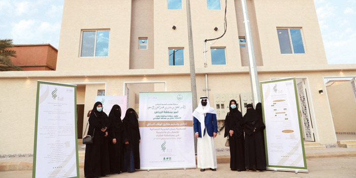  محافظ شقراء مع أعضاء الجمعية