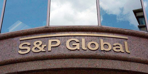 وكالة «إس آند بي»: تعافي الناتج المحلي لدول الخليج هذا العام.. والقطاع المصرفي السعودي أقل تأثراً 