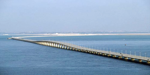 تقليص فترة التخليص الجمركي إلى 20 دقيقة في جسر الملك فهد 