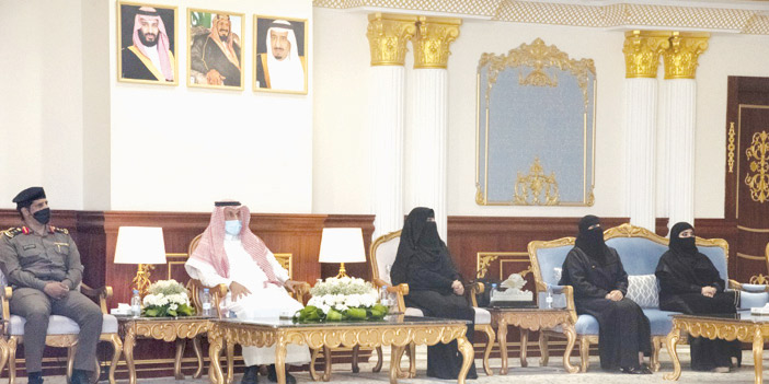  رئيس جامعة المجمعة ورئيس الجمعية السعودية للفنون التشكيلية والضيوف