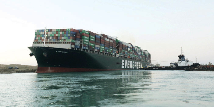 أعلنت انتهاء أزمة الملاحة.. «قناة السويس»: 