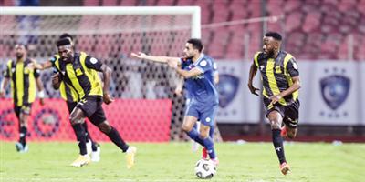 مدرب الهلال كشف عن تواضعه الفني واستمراره لن يفيد الفريق 