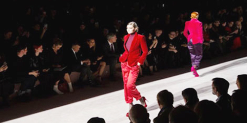 عروض أزياء غير افتراضية في نيويورك 