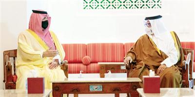 وزيرالداخلية يبحث مع ولي عهد البحرين سبل تنمية العلاقات في مختلف المجالات 