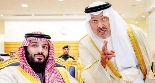  ولي العهد خلال رعايته أحد سباقات الخيل