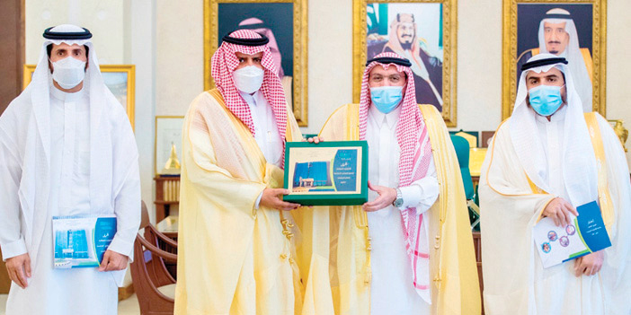  سموه يتسلم تقرير أداء الاختبارات النهائية